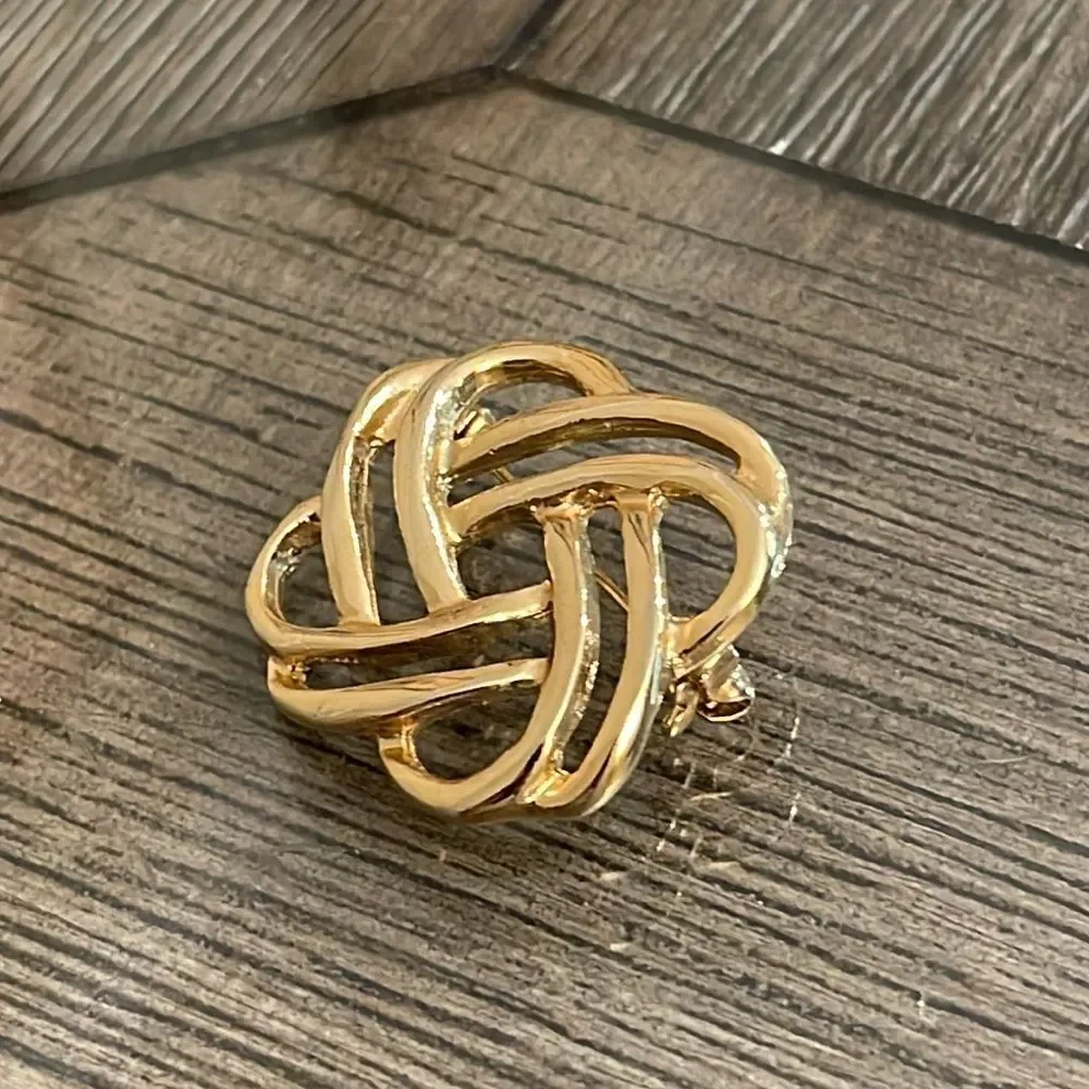 Vintage Woven Gold-tone Knot Pin - Brooch